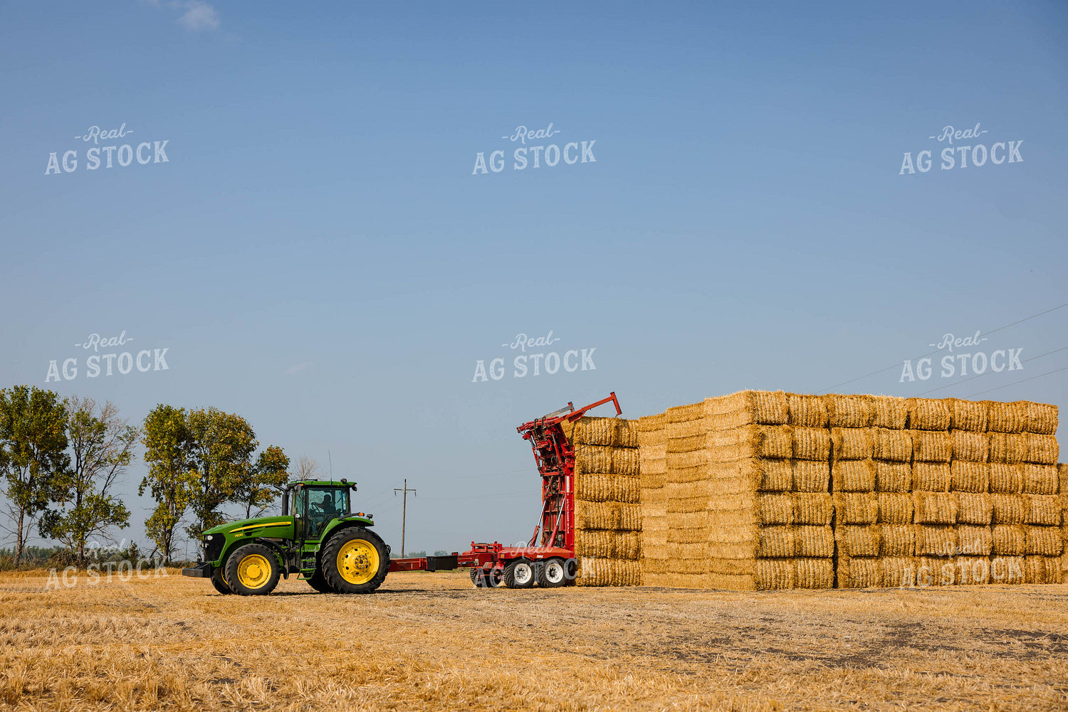 Loading Straw Bales 152331