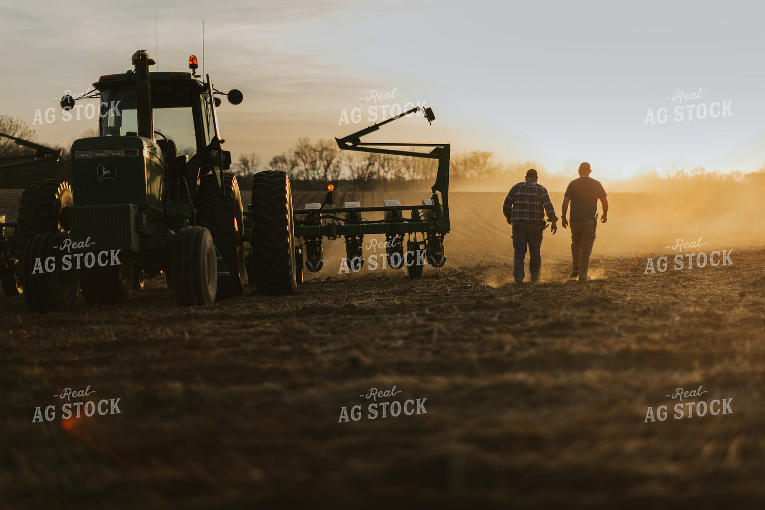 Farmers Walking Towards Planter 7445