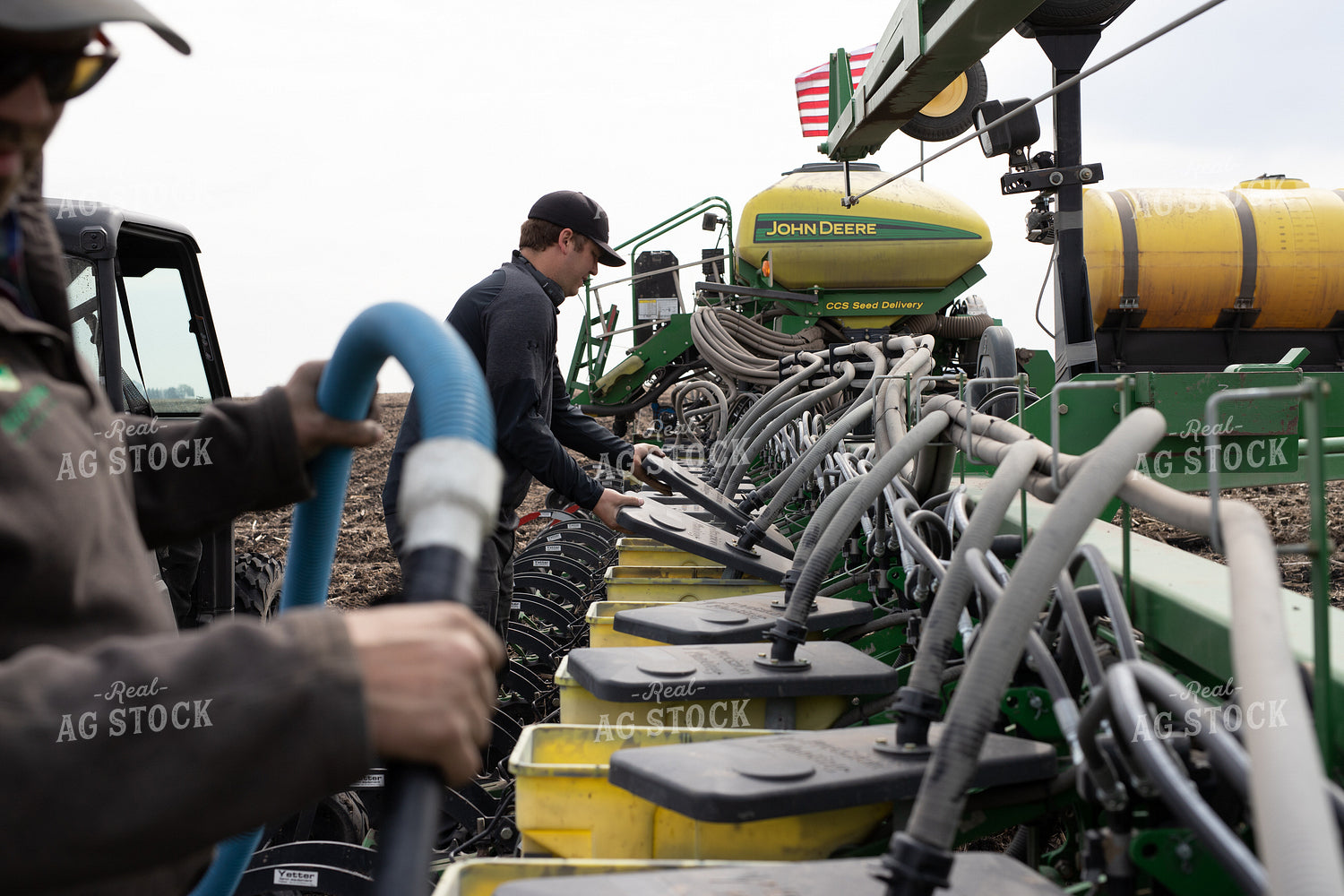 Filling the Planter 133032