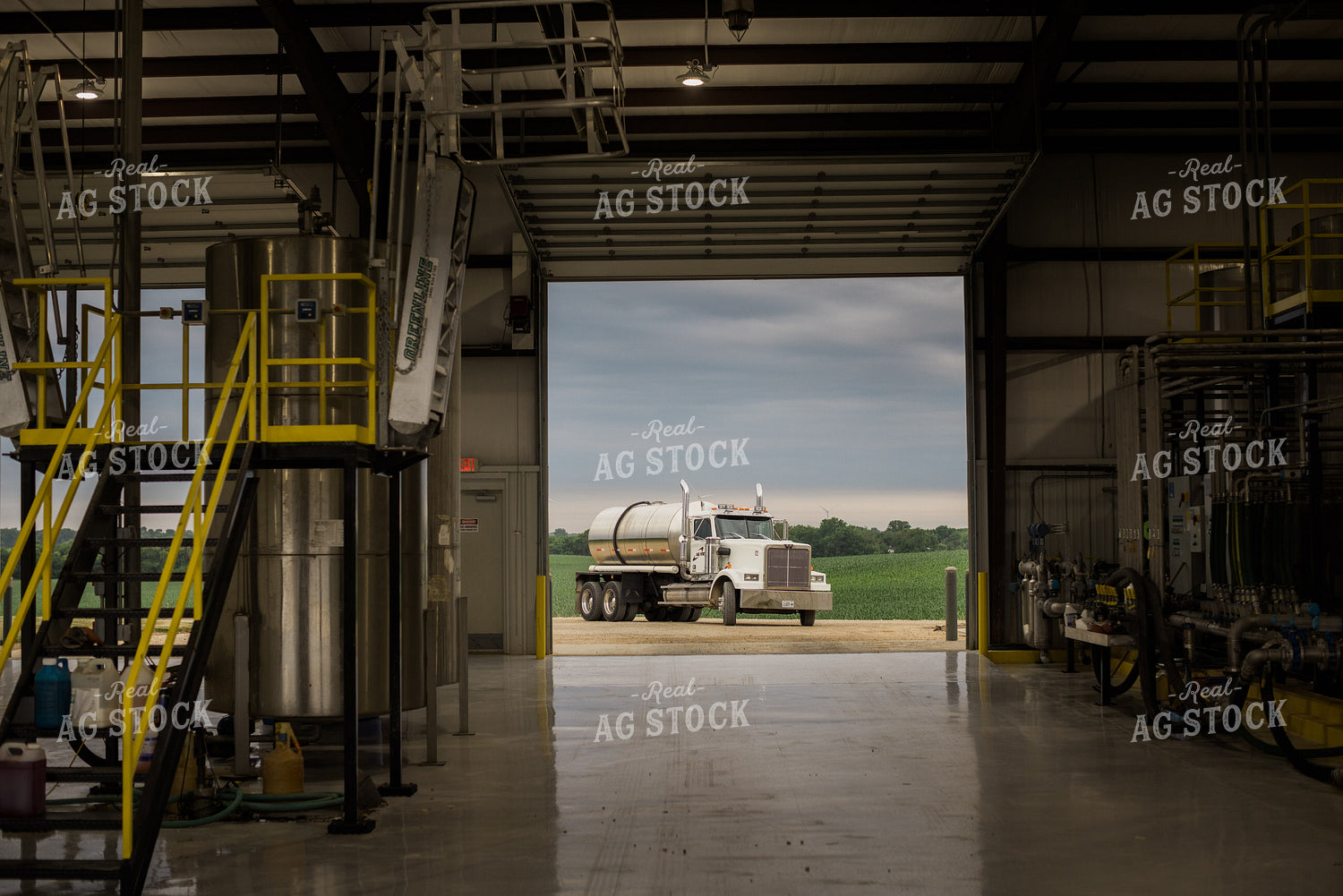 Chemical Shed and Fertilizer Truck 7900