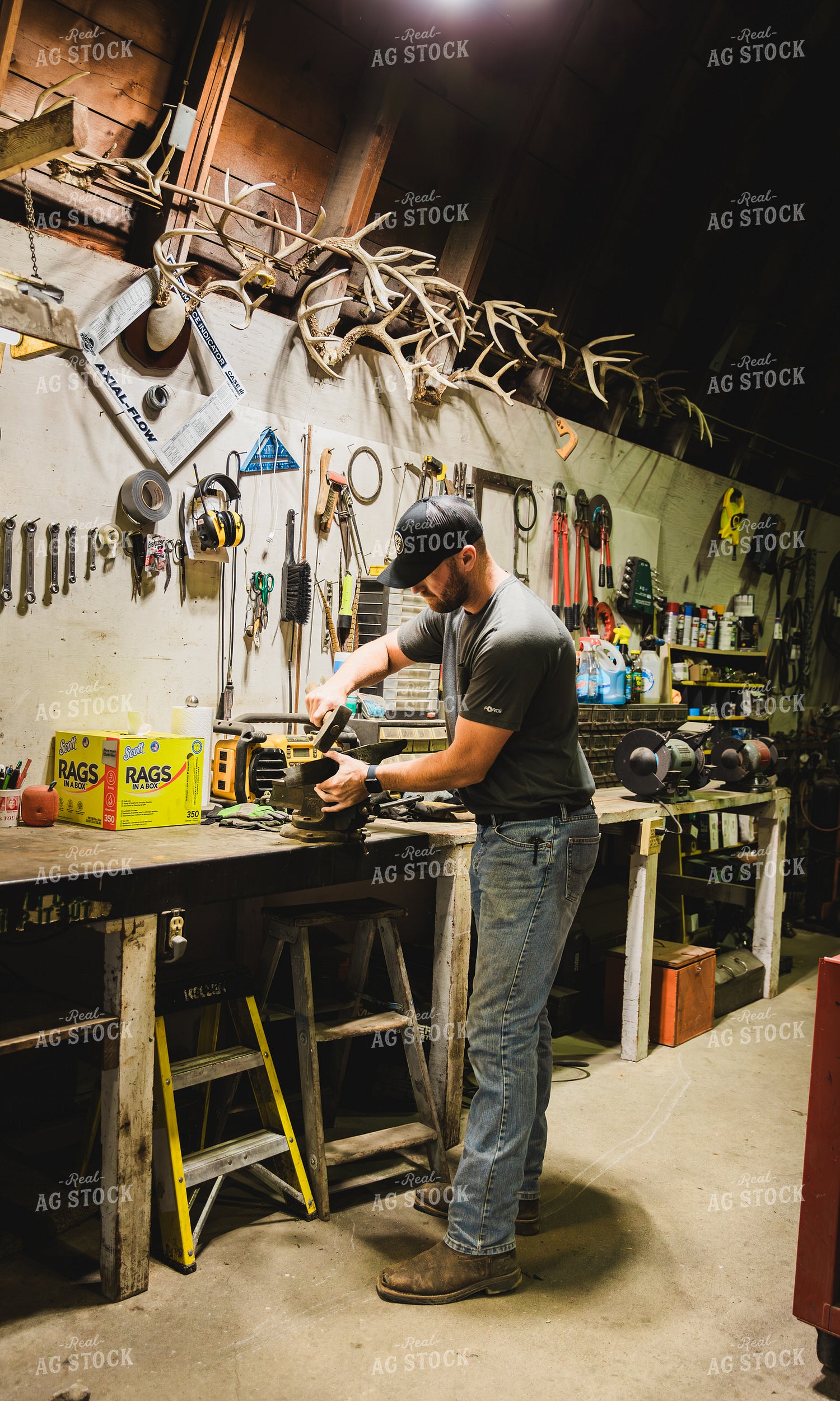 Farmer Fixing Equipment 133044