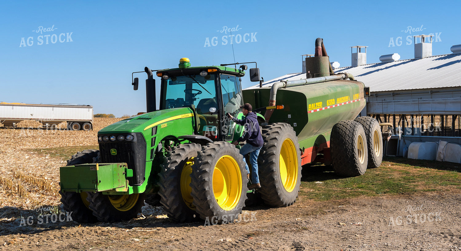 Loading Manure 154028