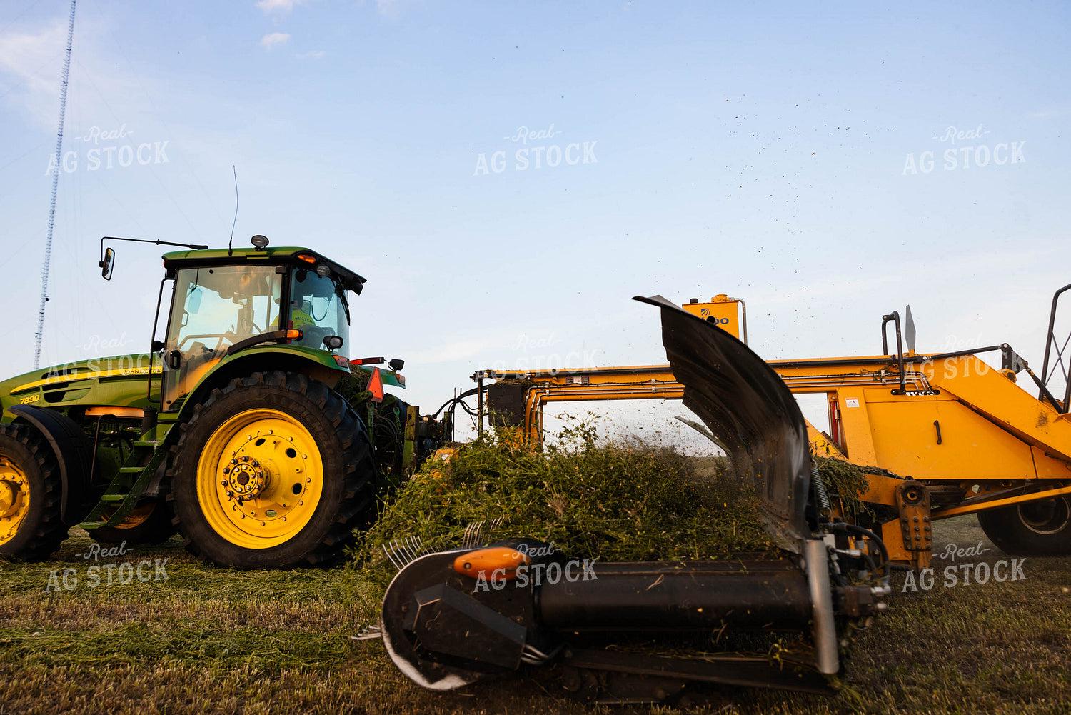 Raking Silage 152137