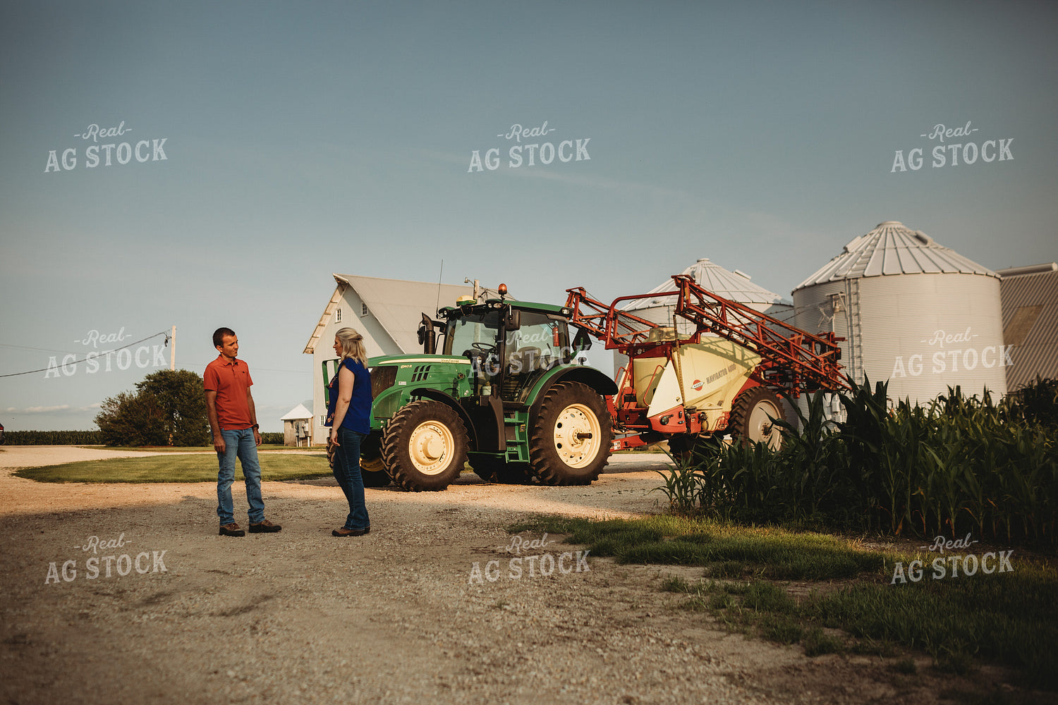Farmer Talking to his Wife on Farm 4527