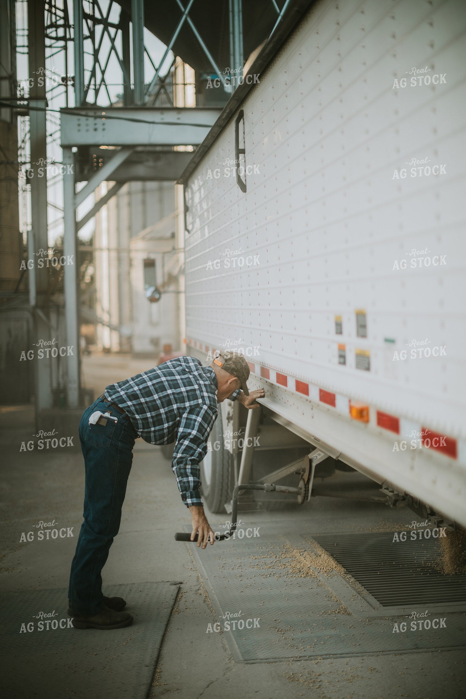 Farmer Unloading Semi 6725