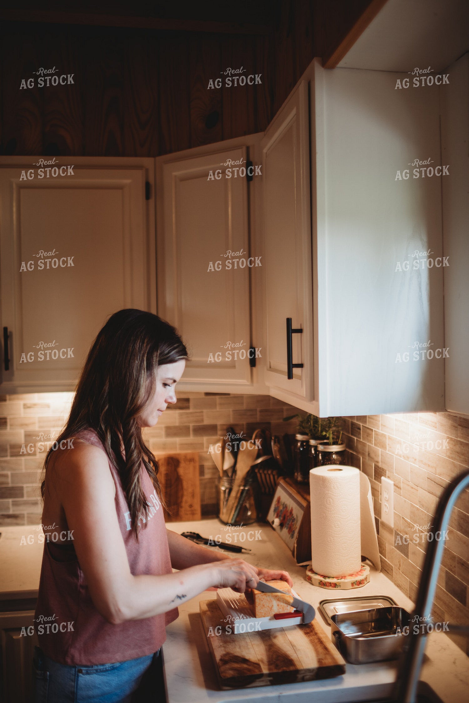 Farm Mom Slicing Cheese 5570