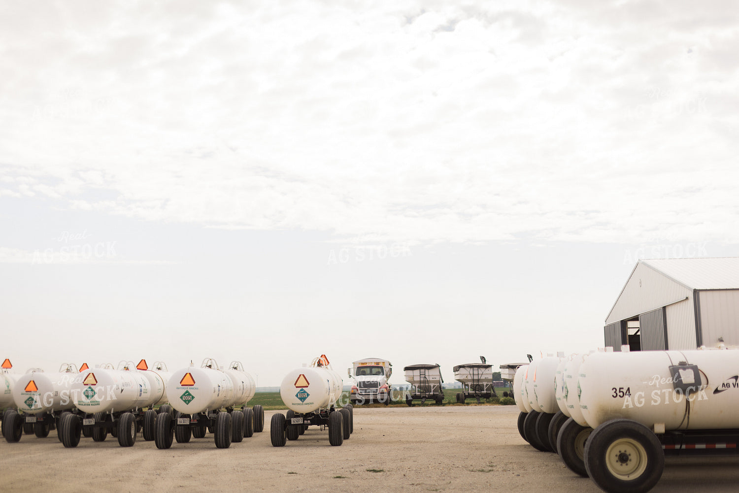 Anhydrous Tanks in Lot 7996