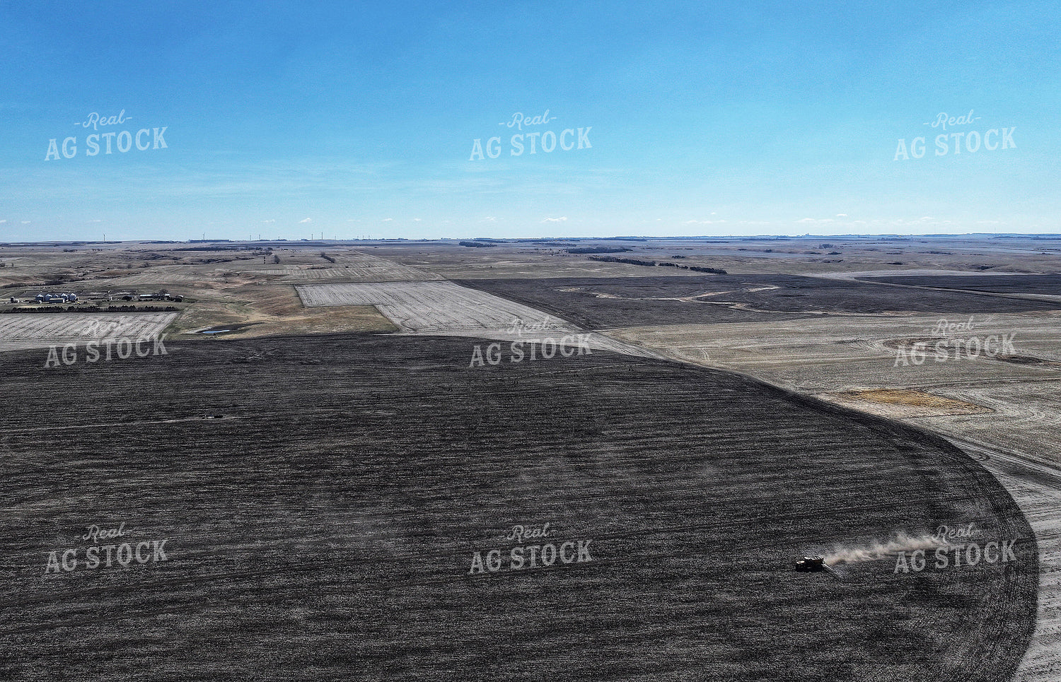 Spreading Dry Fertilizer 141247