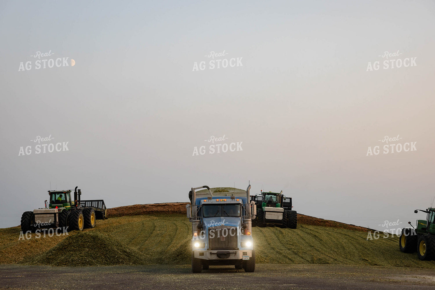Storing Corn Silage 152543