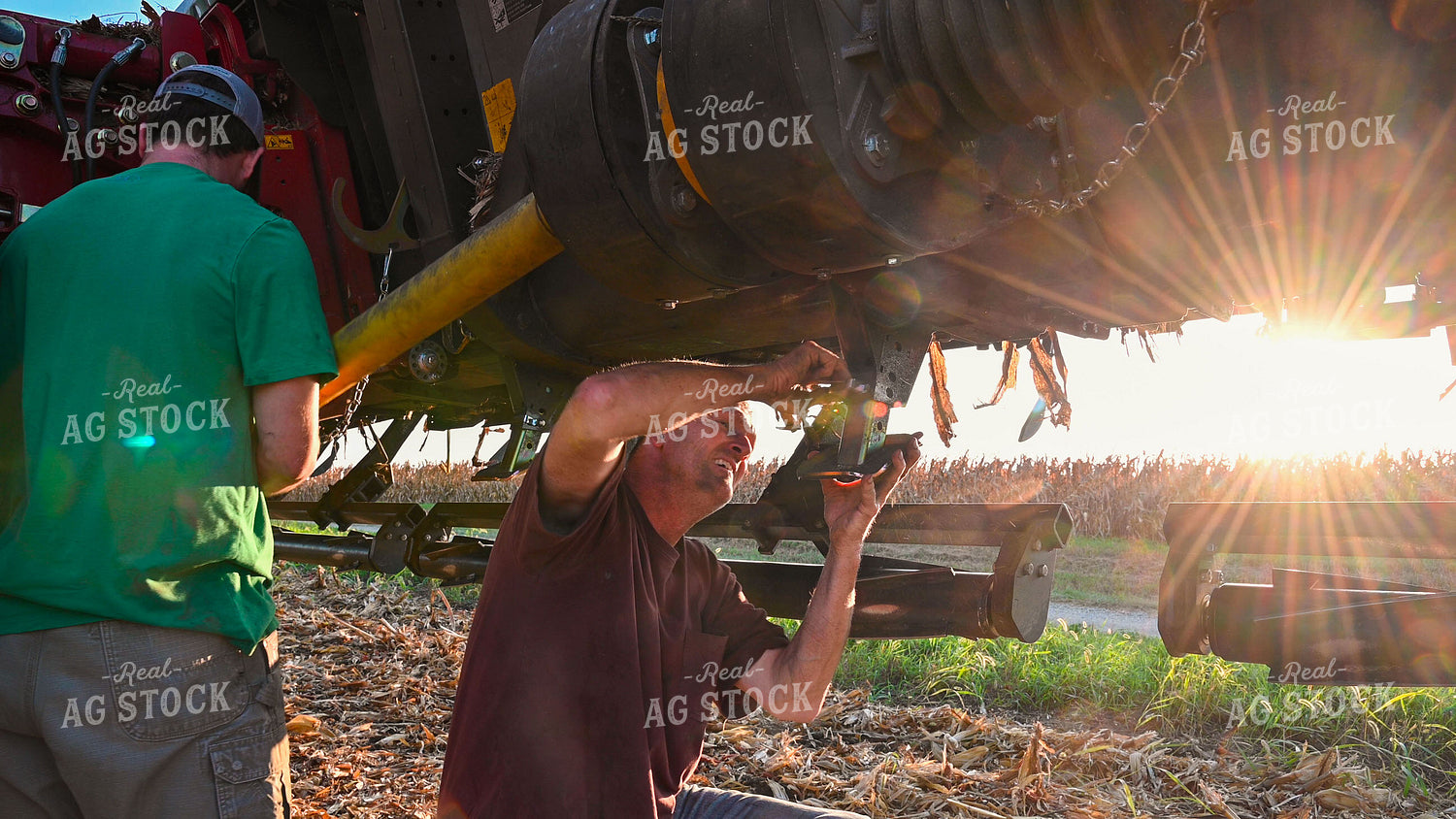 Farmer Collapsing Legs on Combine Head 25525