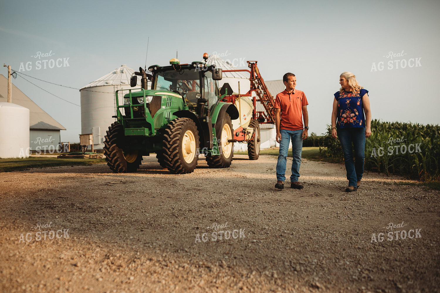 Farmer Talking to his Wife on Farm 4529