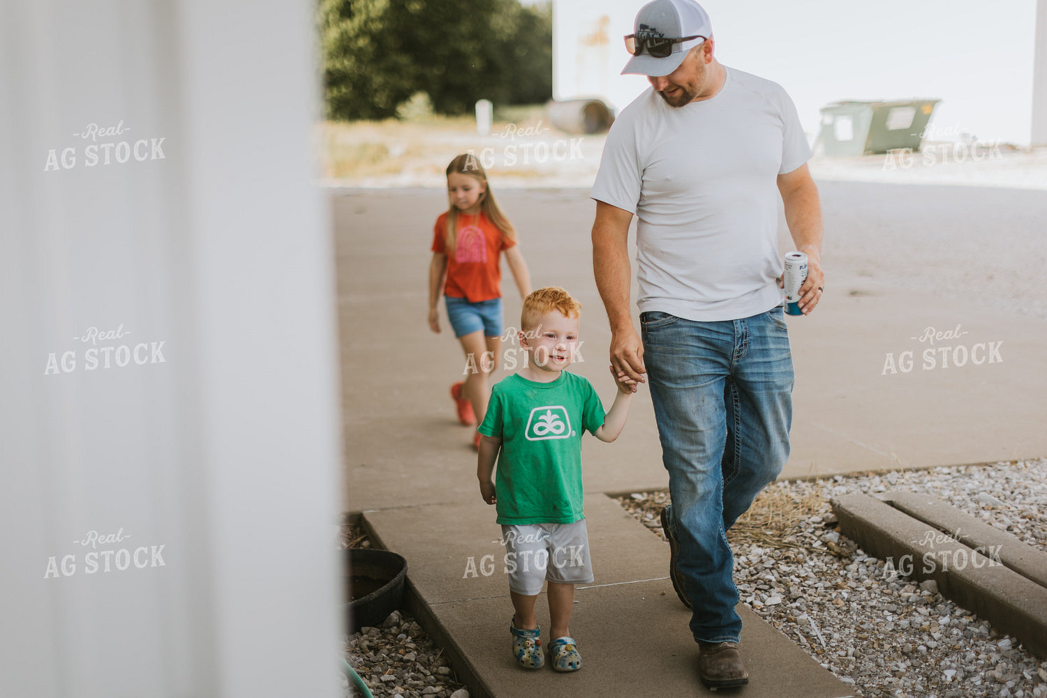 Farm Family by Shop 8725