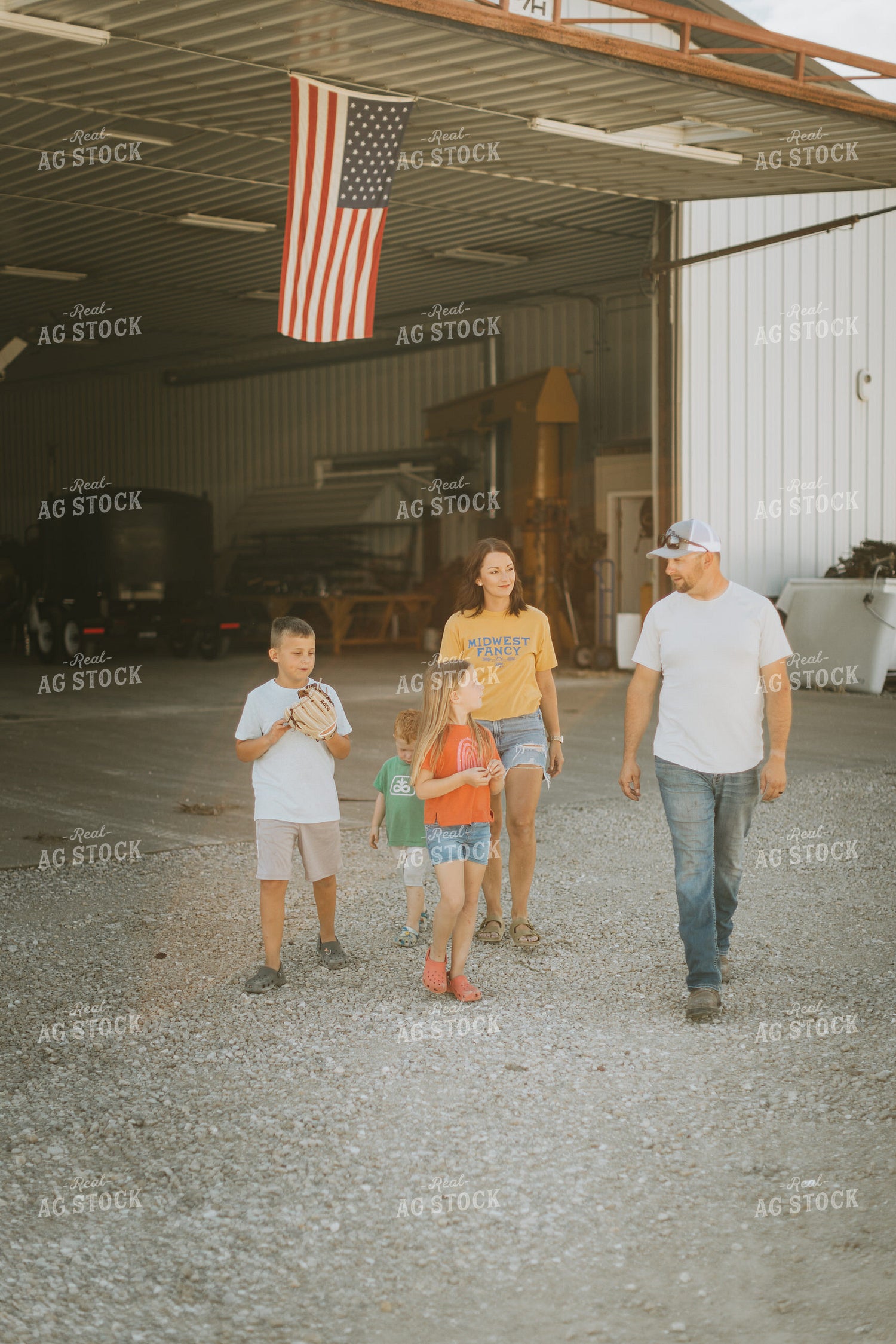 Farm Family by Shop 8716