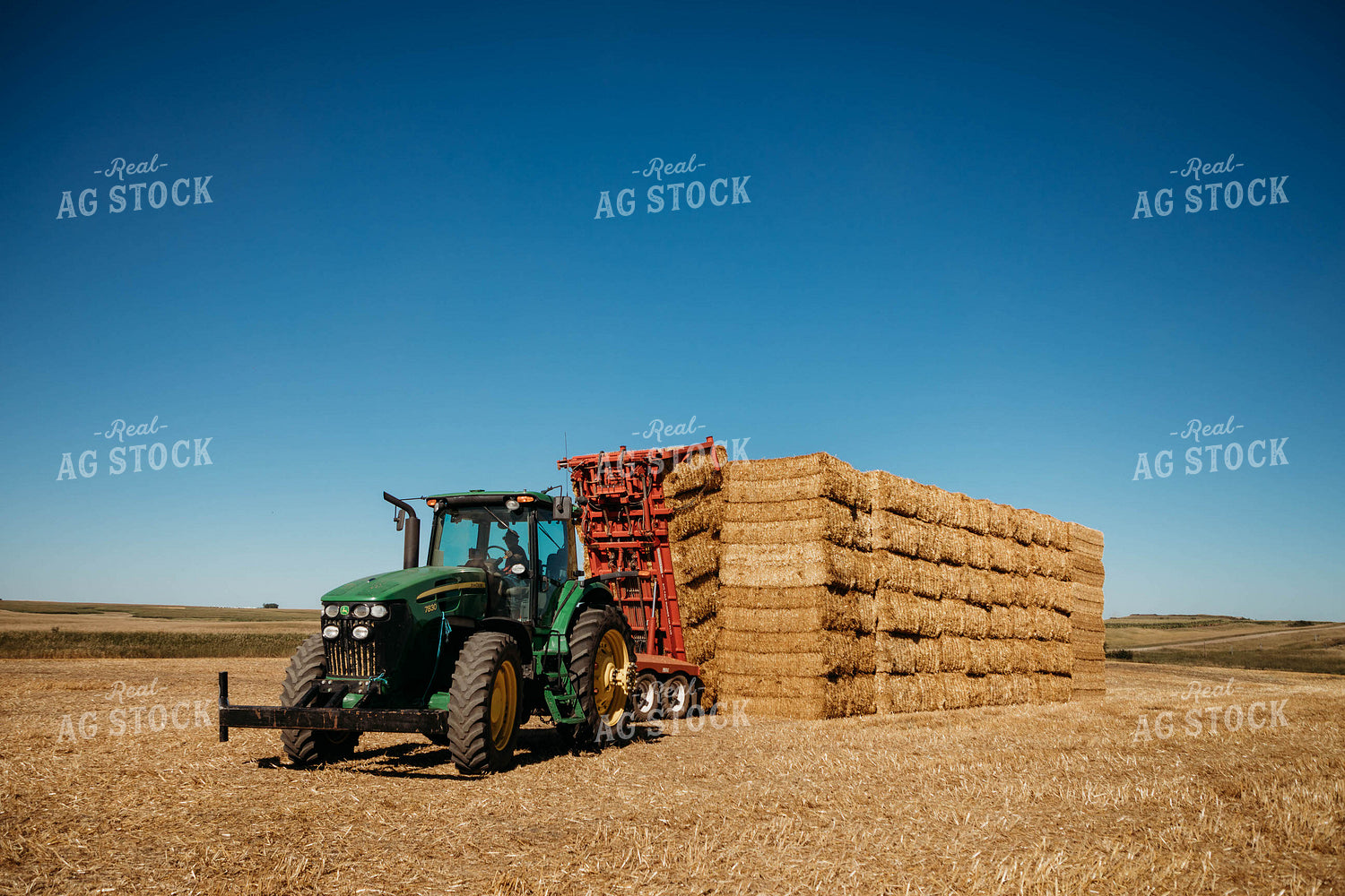 Loading Straw Bales 152178