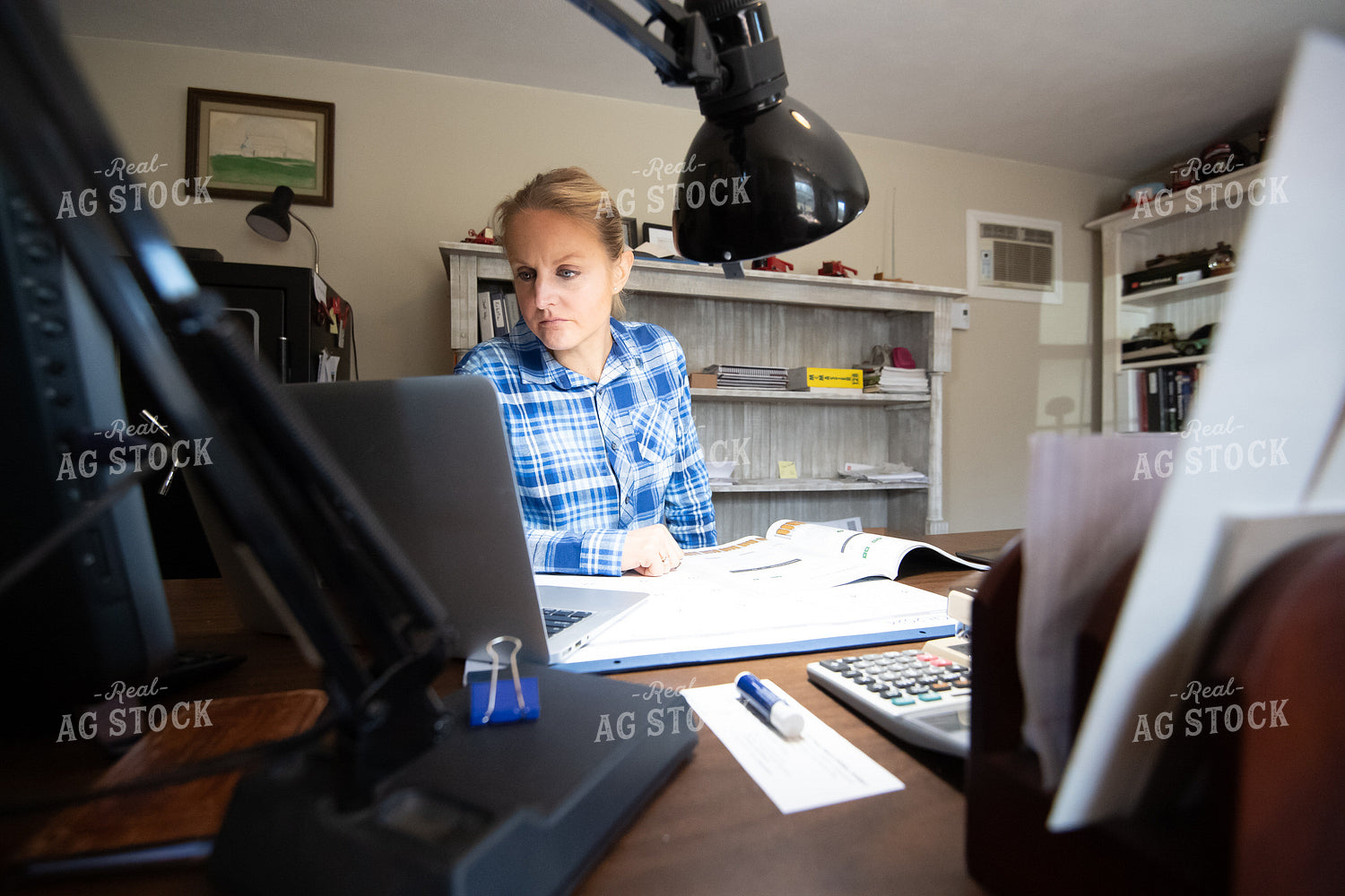 Female Farmer Working in Office 168052