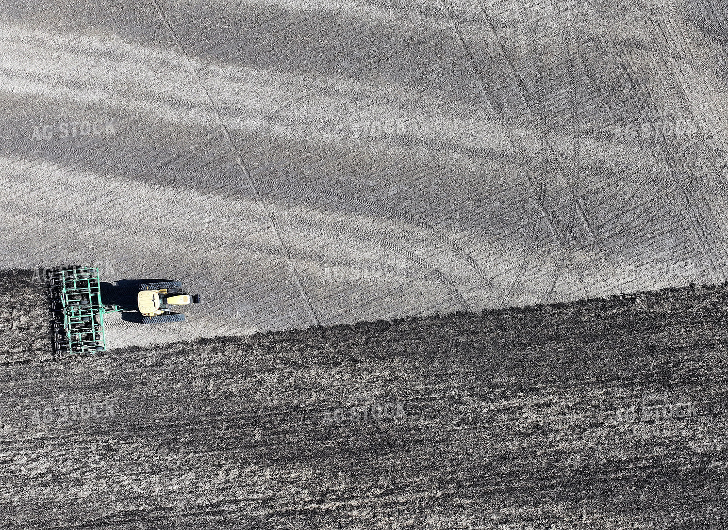 Aerial of Chisel Plowing 141071