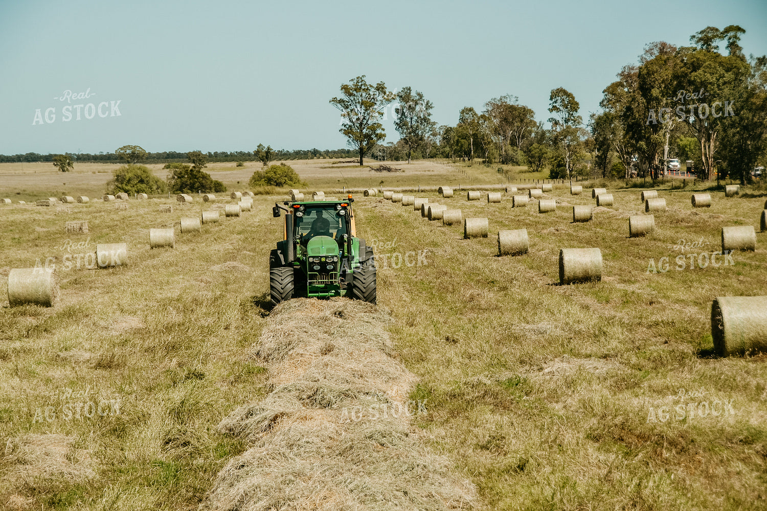 Baling Hay 64107