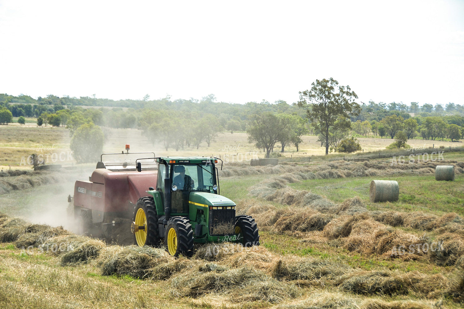 Baling Round Hay Bales 64009