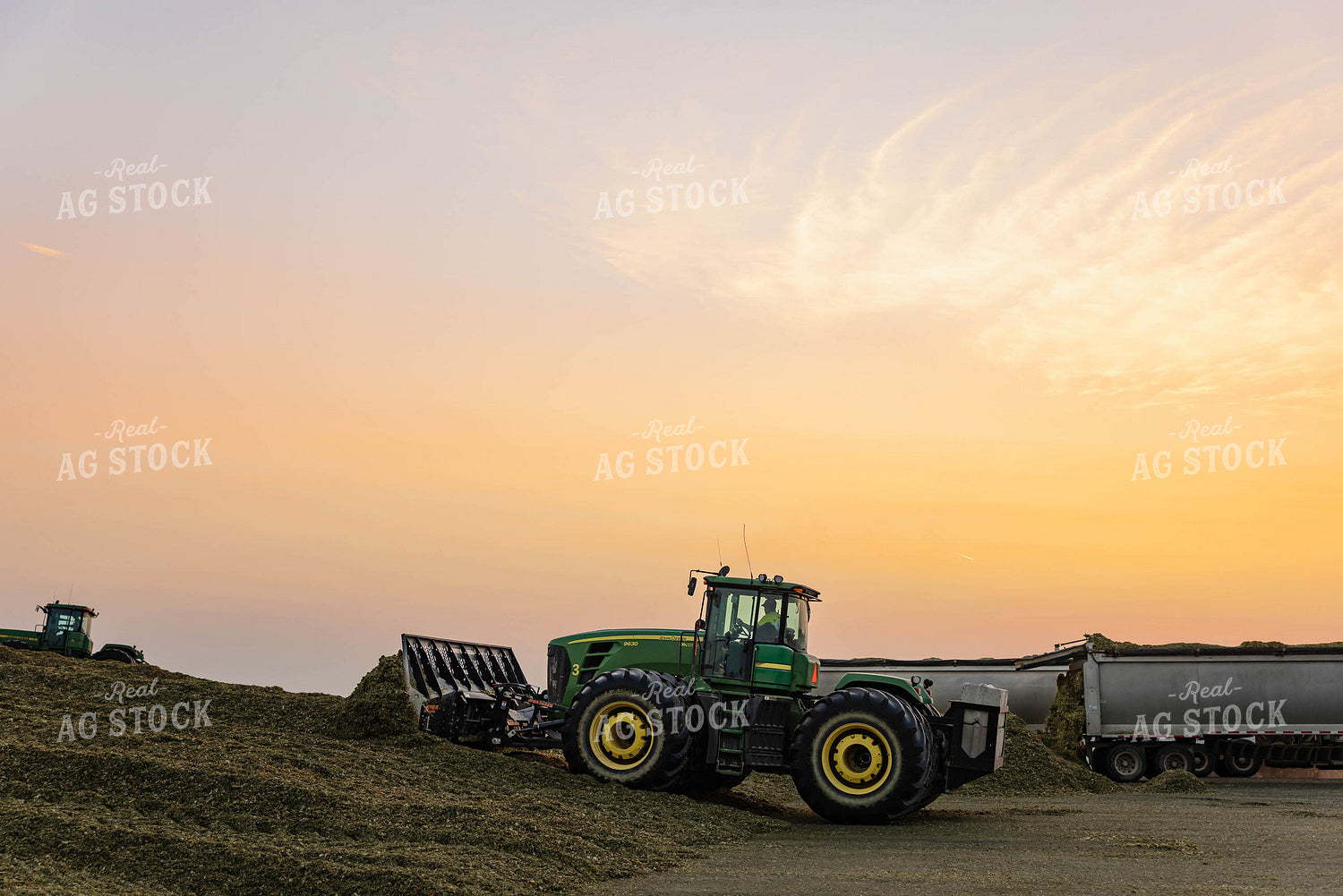 Storing Corn Silage 152544