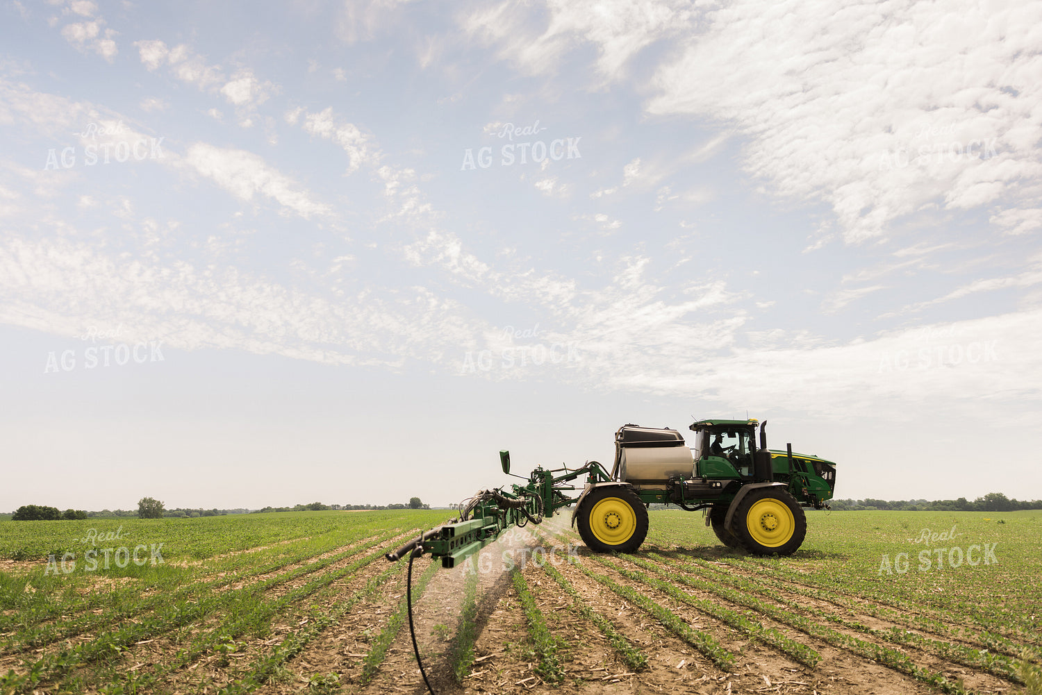 Sprayer Spraying Field 8018