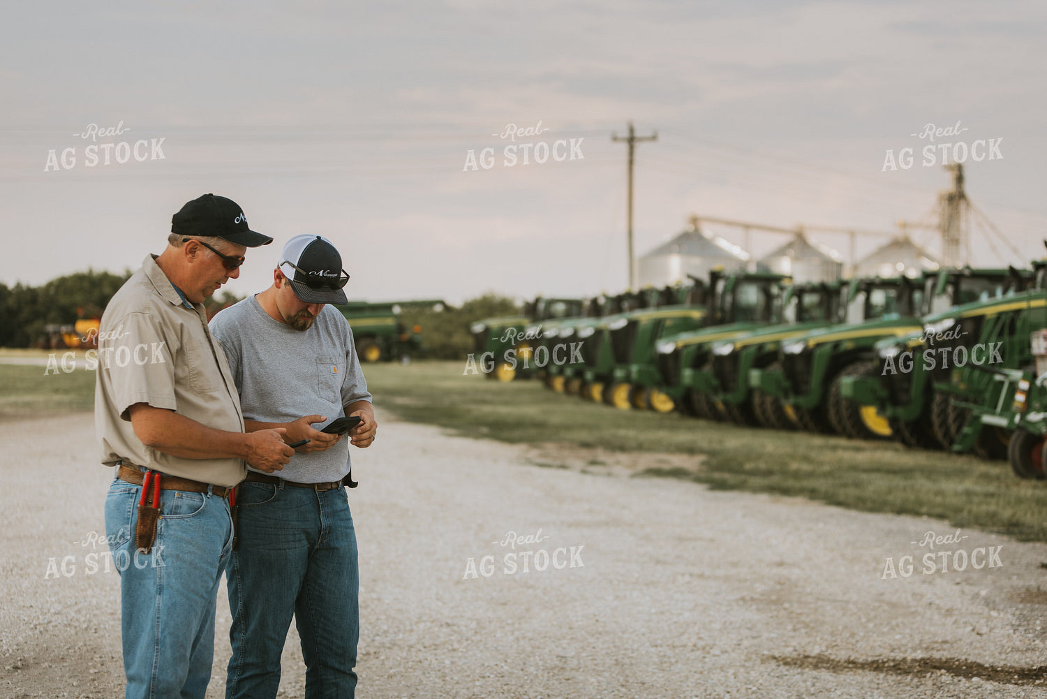 Farmers Using Phones 7769