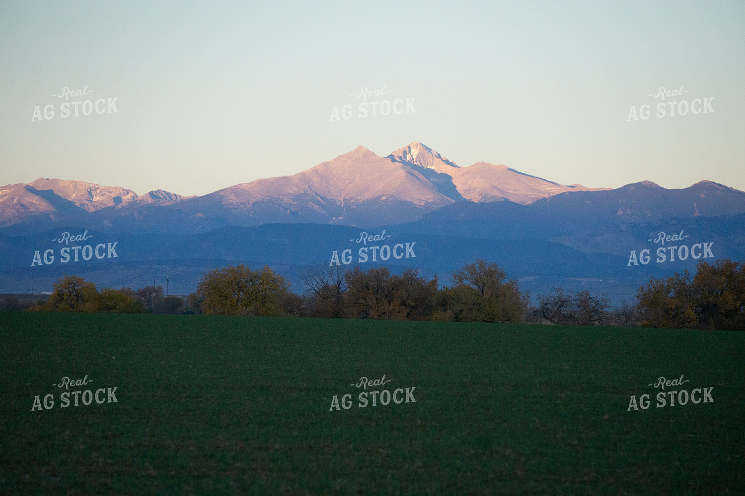 Scenic Mountain Landscape 148039