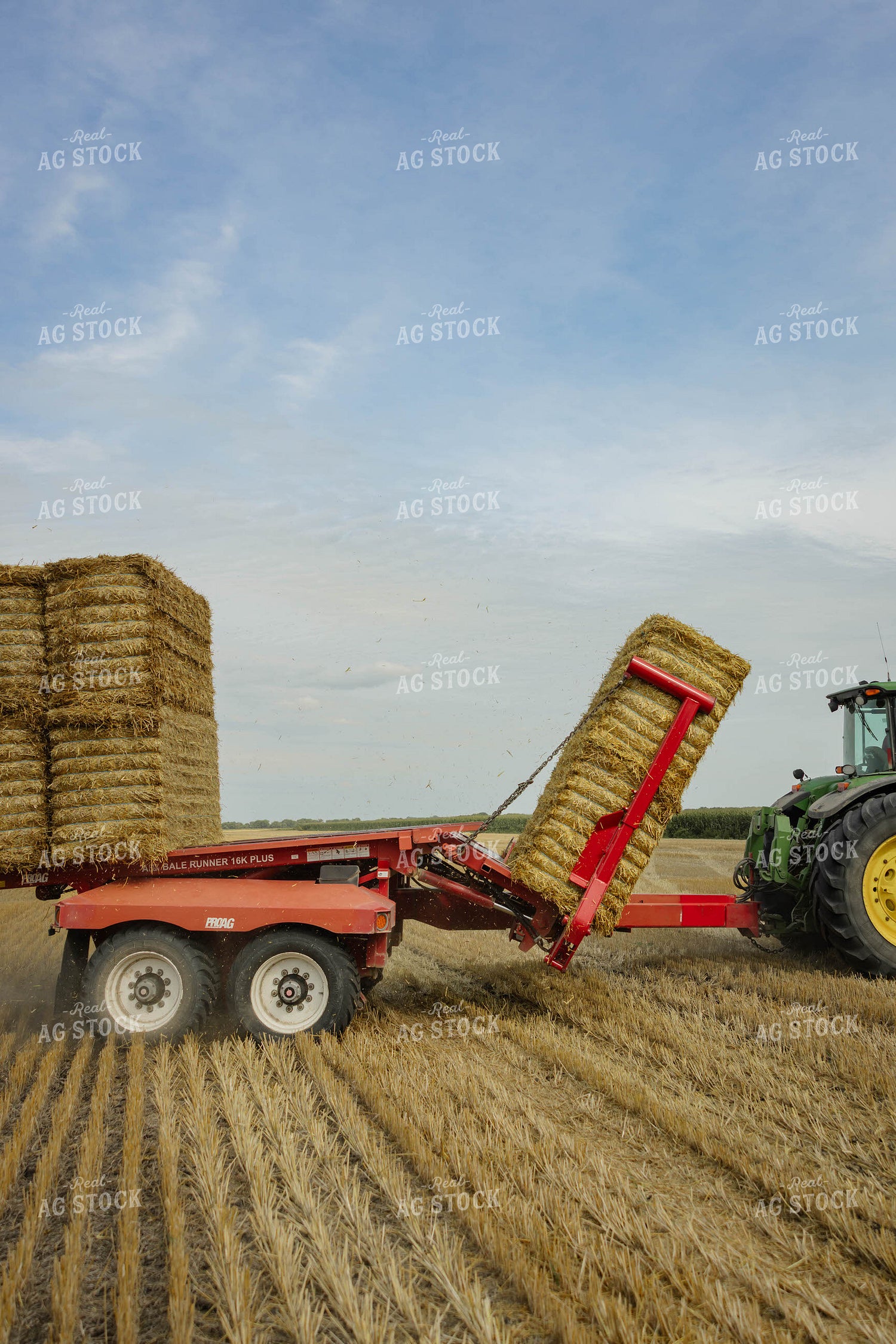 Loading Wheat Straw Bales 296070