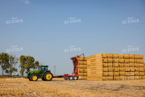 Loading Straw Bales 152331