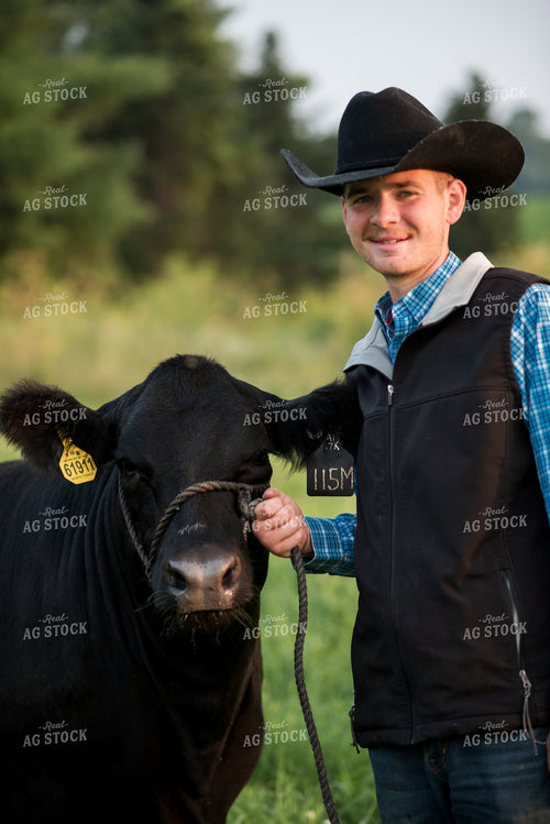 Farm Kid with Show Cow 76734
