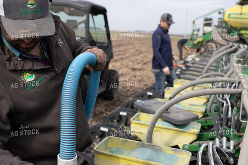 Filling the Planter 133031