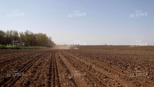 Planting End Rows on Sunny Day 4072
