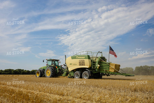 Baling Wheat Straw 296059