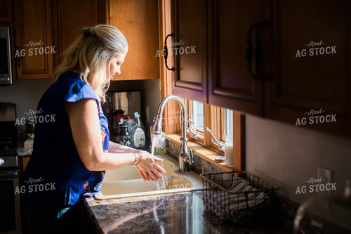 Farm Wife at Kitchen Sink 4407