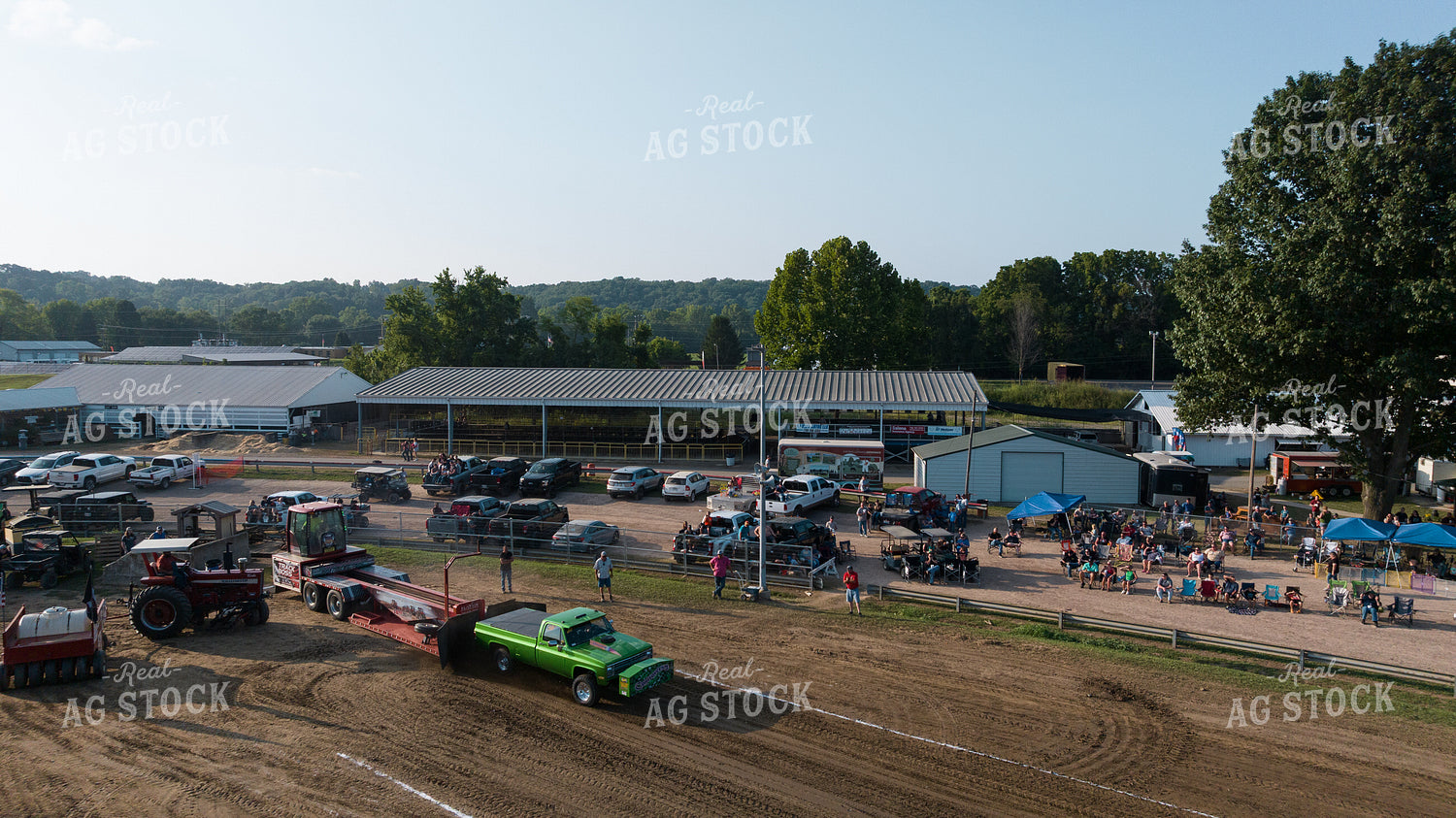 Tractor Pulling 52869