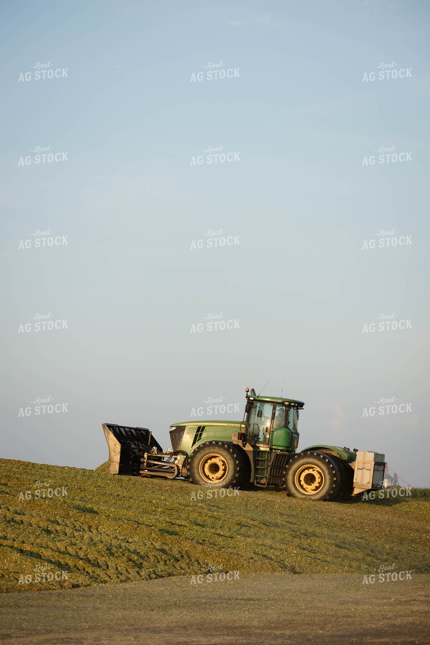 Packing Corn Silage 152965