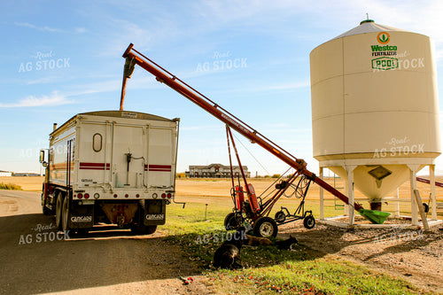 Loading Dry Fertilizer 187041