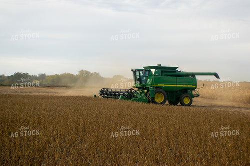 Combining Soybeans 50069