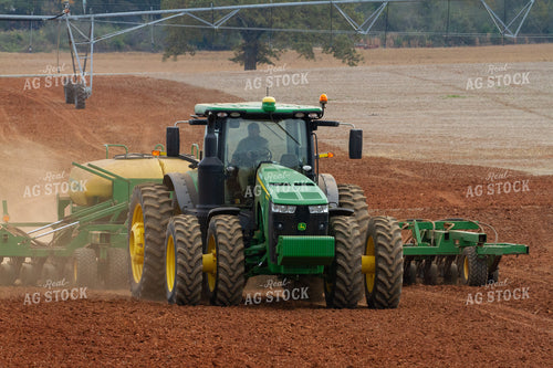 Planter in Field 79041