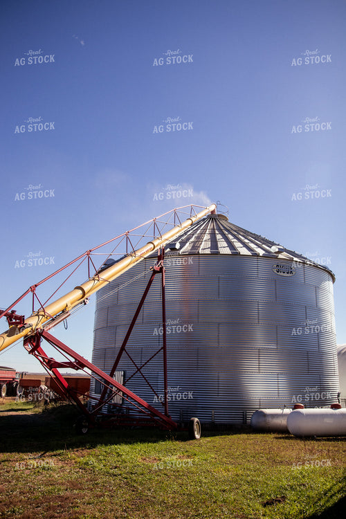 Auger Loading Grain Bin 67538