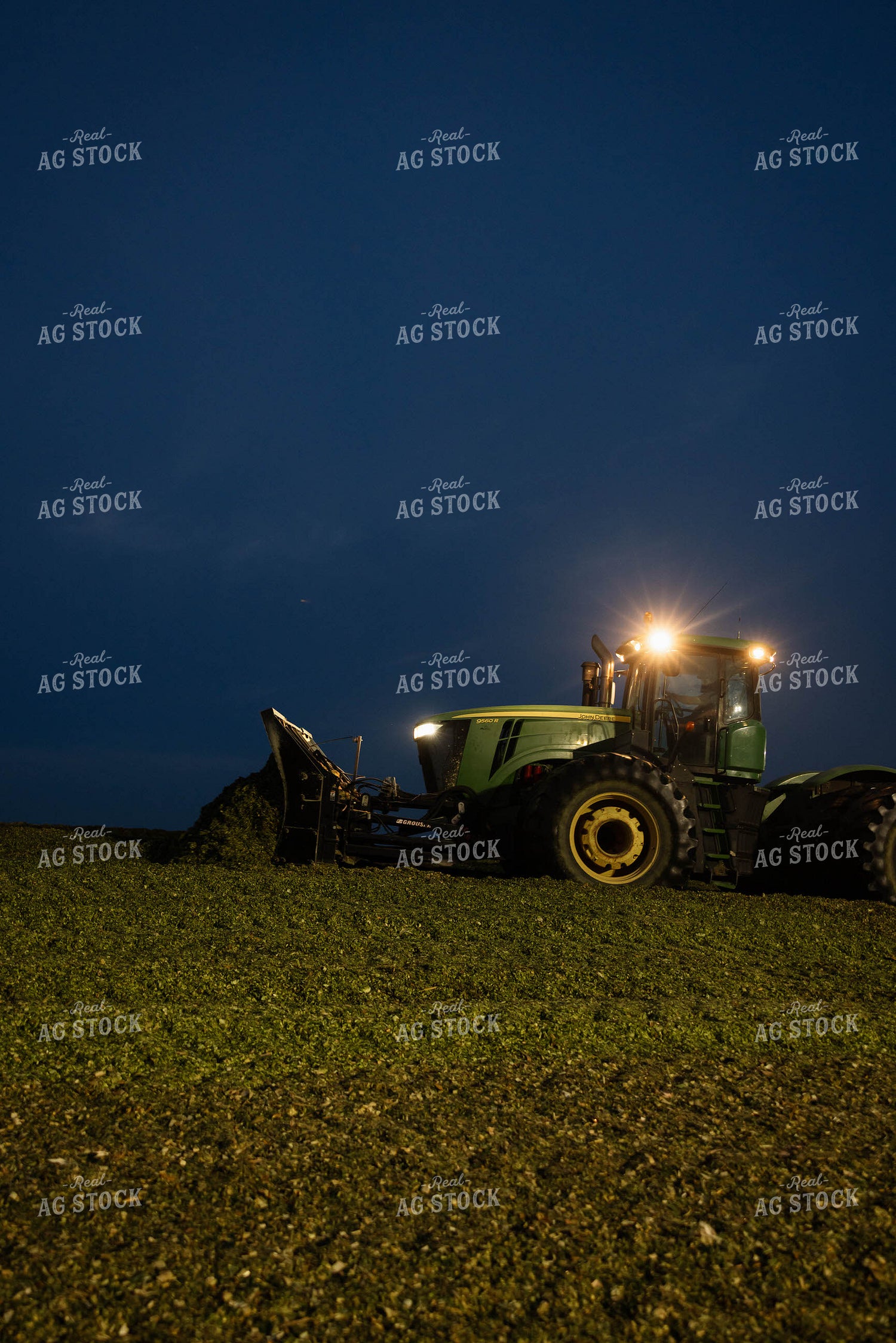Packing Corn Silage 152987