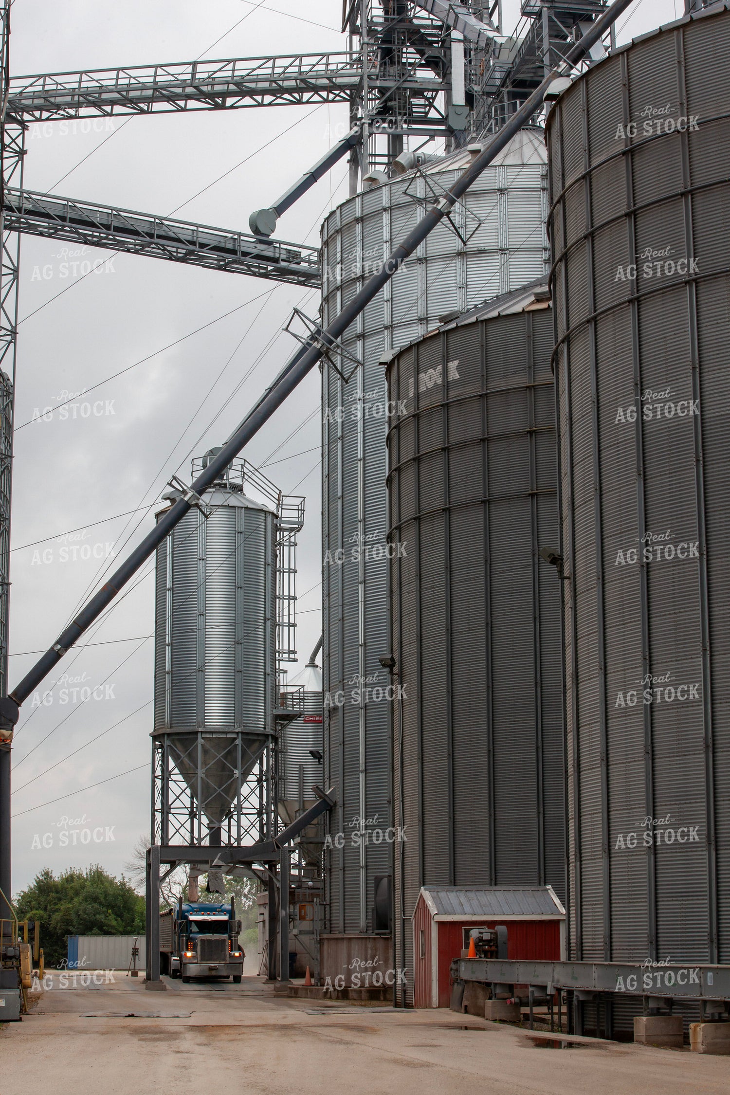 Grain Elevator 132086