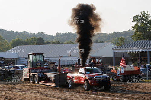 Truck Pulling 52914