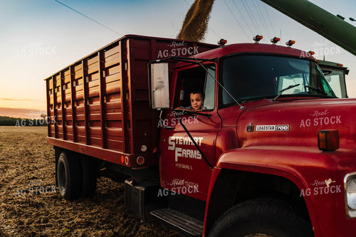 Farm Kid in Truck 115093