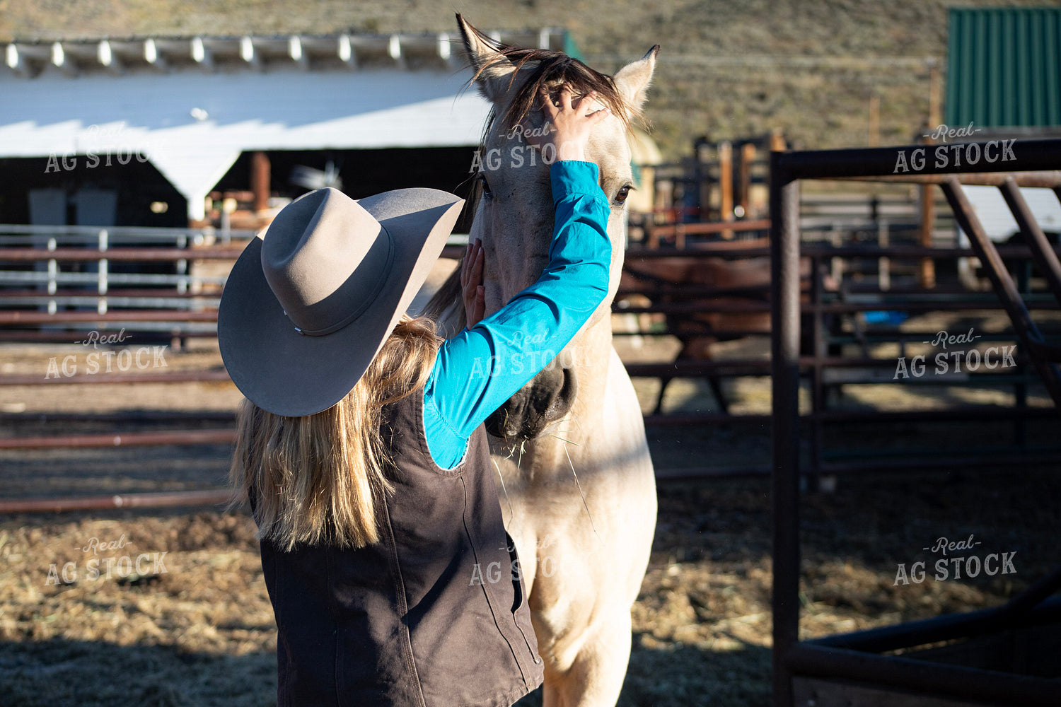Female Rancher with Horse 117158