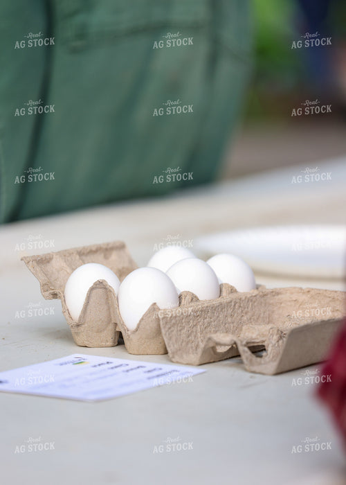 Showing Eggs 160127