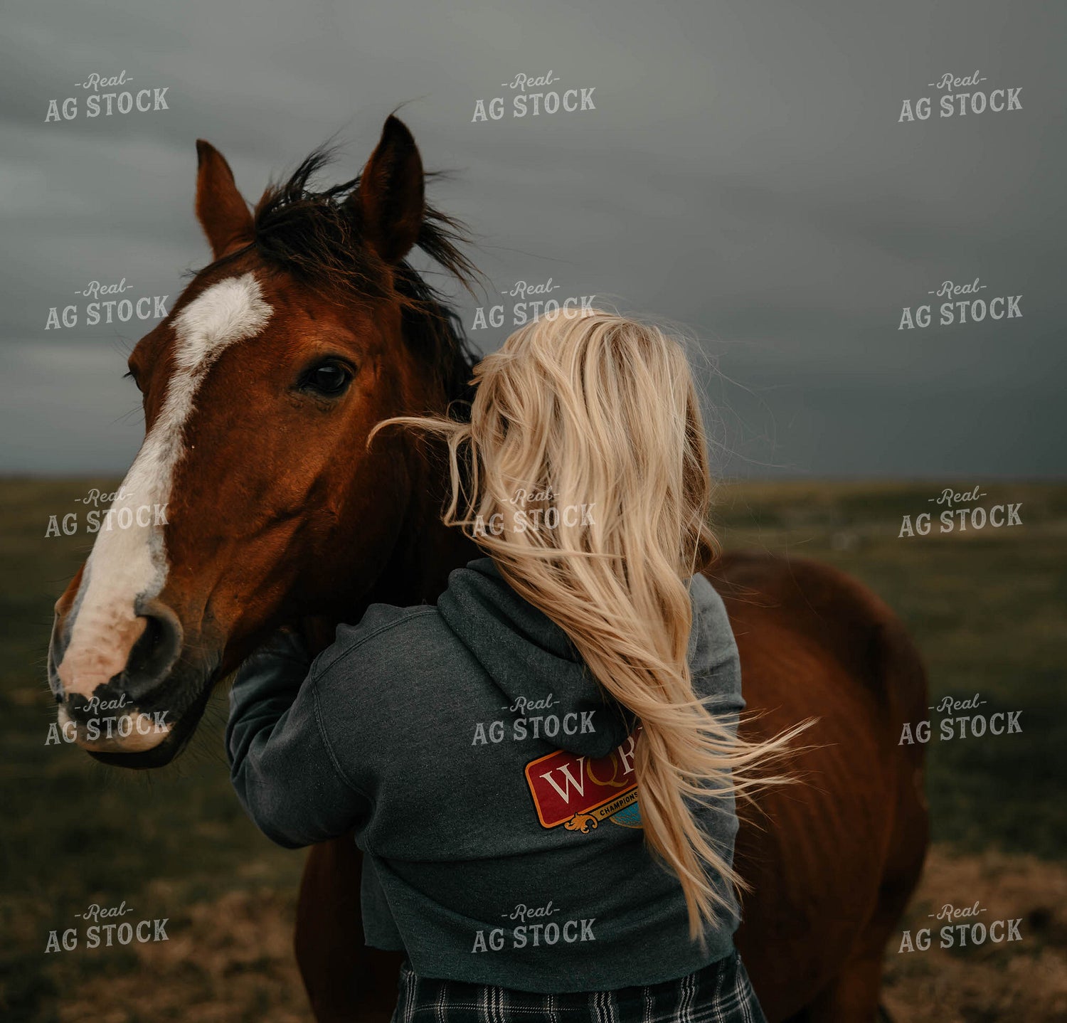 Cowgirl with Horse 58333