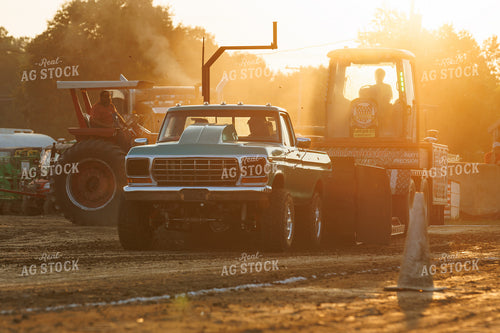 Truck Pulling 52918