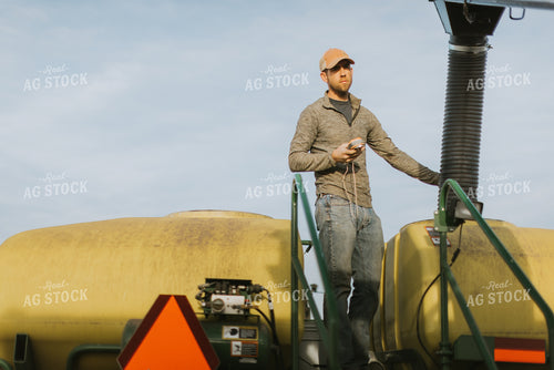 Loading Planter 8203