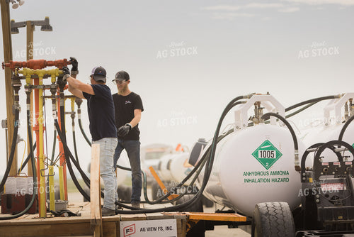 Applicator Filling Anhydrous Tanks 8001