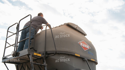 Loading Dry Fertilizer 26170